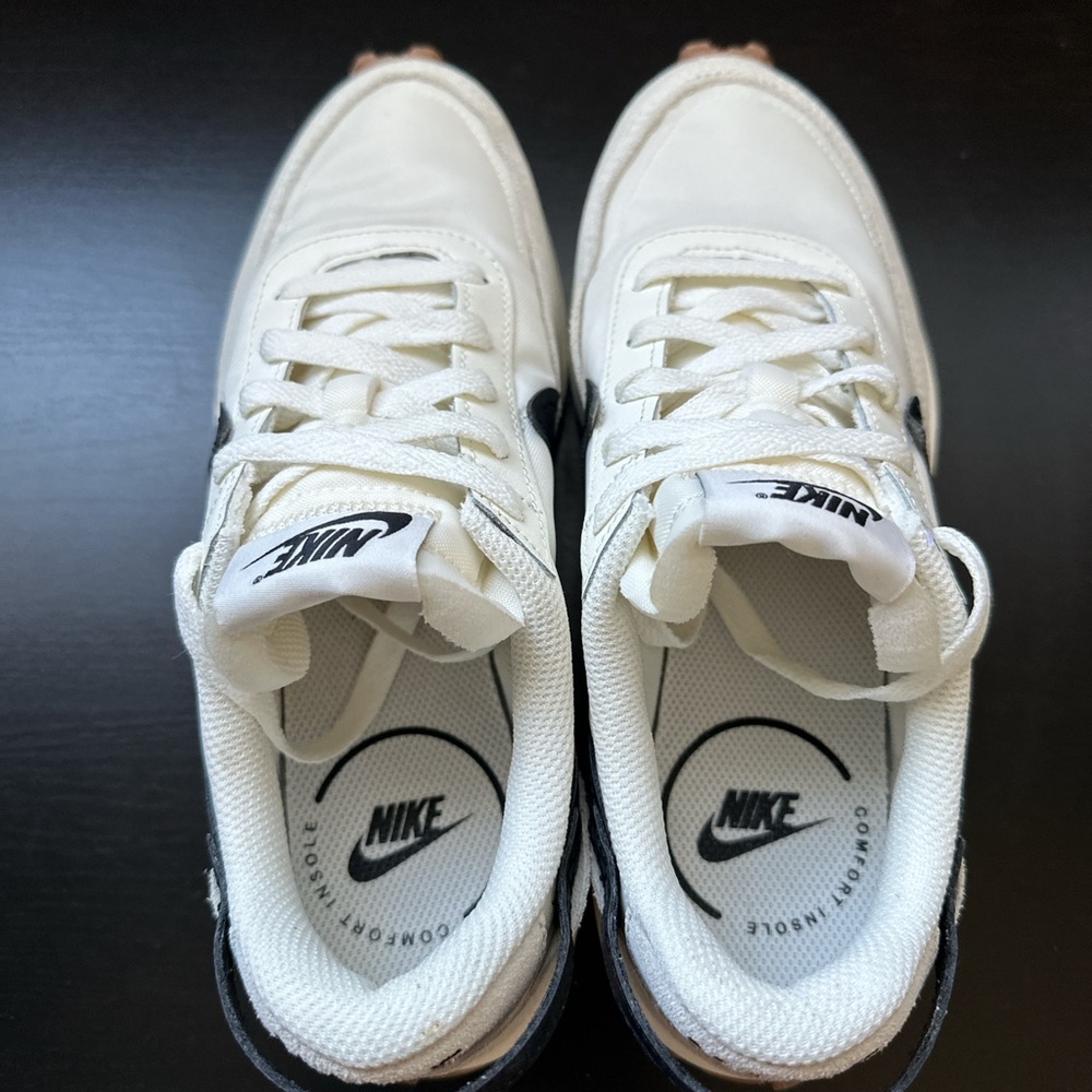 Nike Waffle Debut Women’s Shoes - Picture 3 of 5